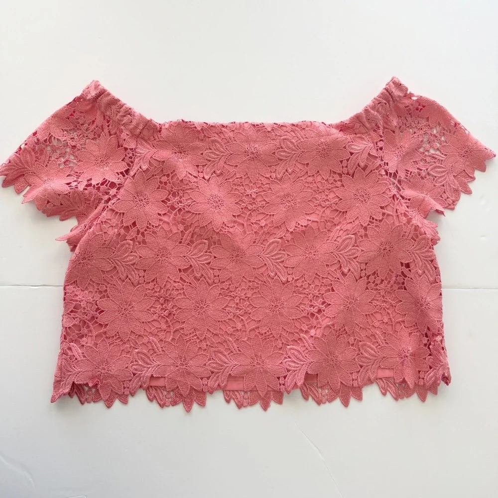 White House Black Market Coral Floral Lace Off Shoulder Top‎ 14P Romantic - Picture 3 of 7